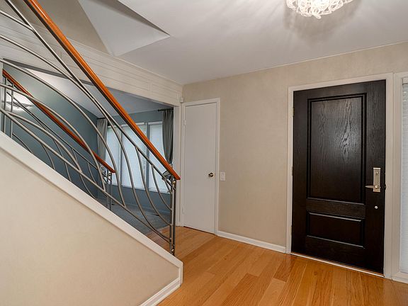 3rd image of 31050 Gates Mills Blvd