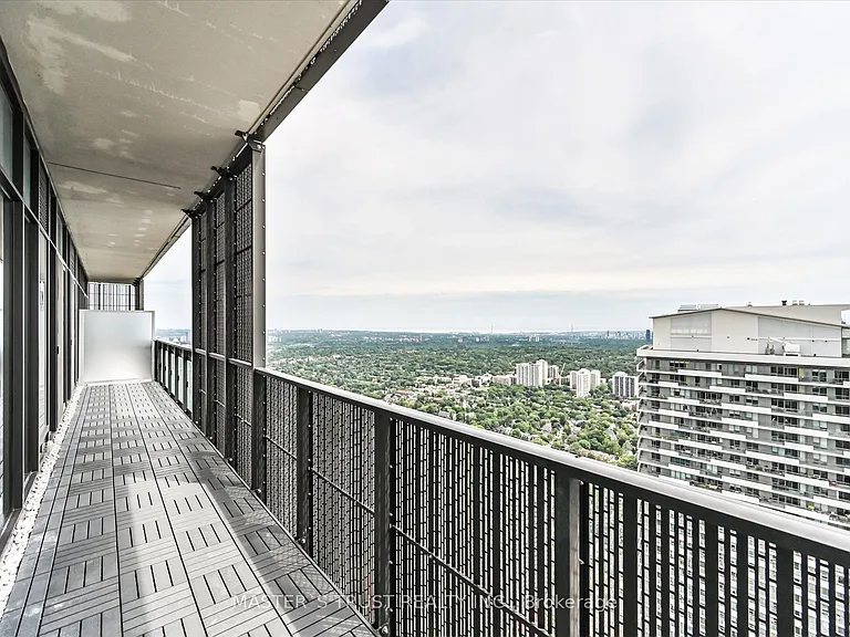 8 Eglinton Ave E #Penthouse 5801 — Photo 27