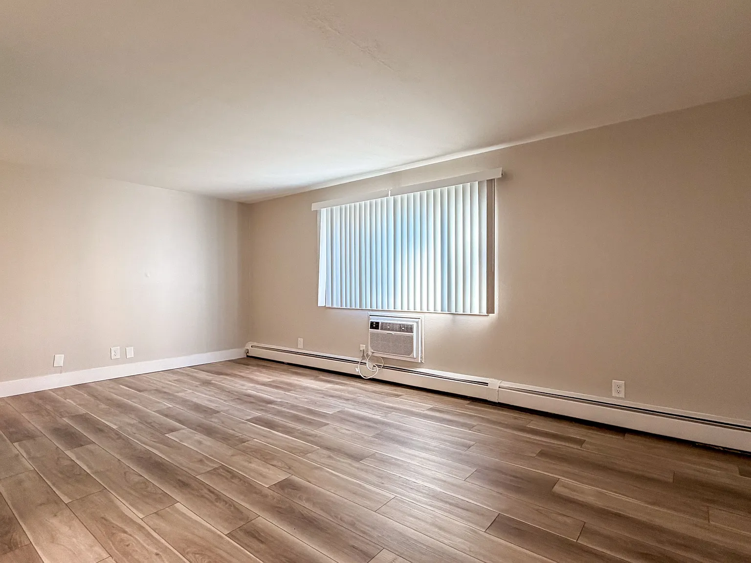 Valley York Apartments — Photo 4