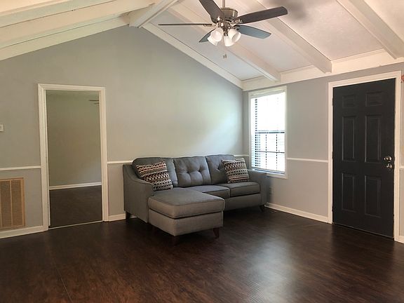 2nd image of 1007 Tyree Ct N