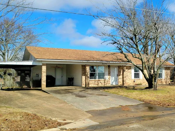 1721 Horseshoe Cir, Clarksville, TX 75426