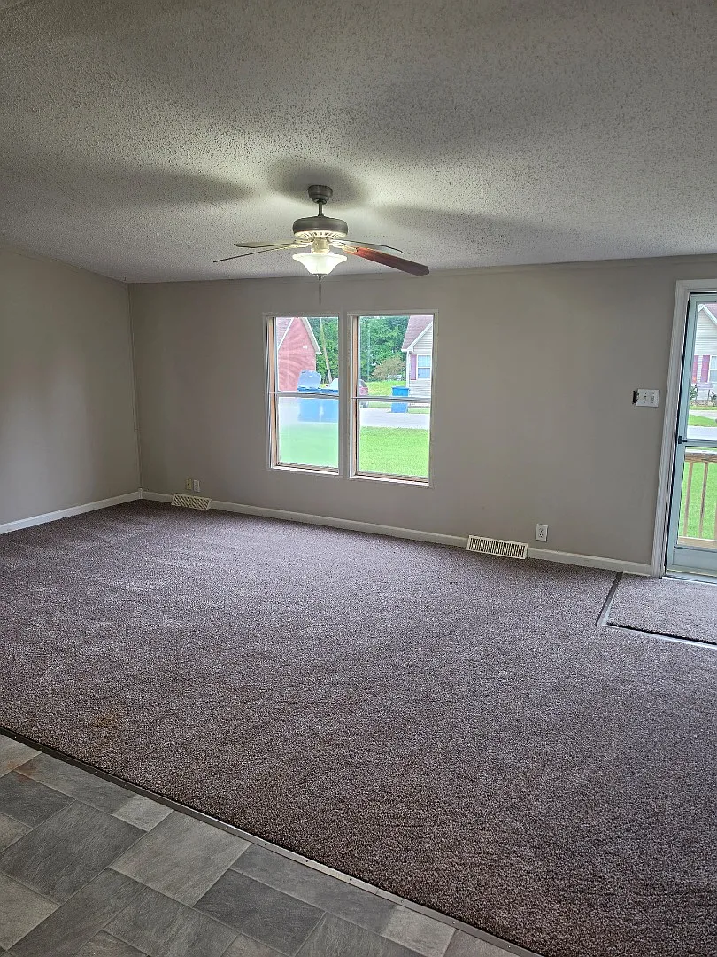 1129 Woodale Rd — Photo 4