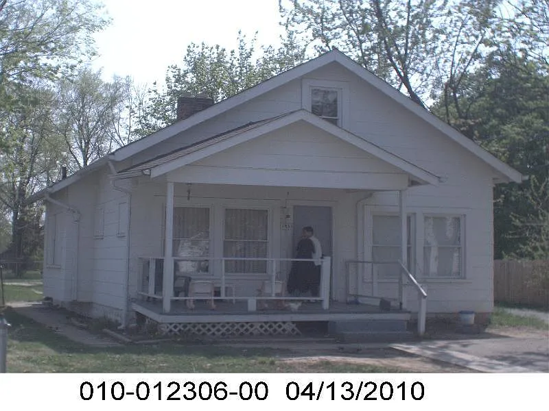 1951 Doren Ave photo 1