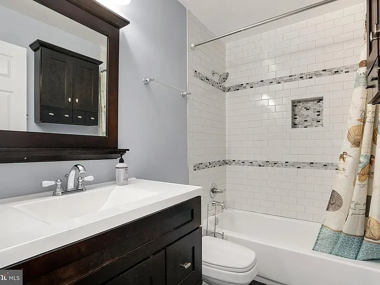 5712 Chapman Mill Dr #340 — Photo 10