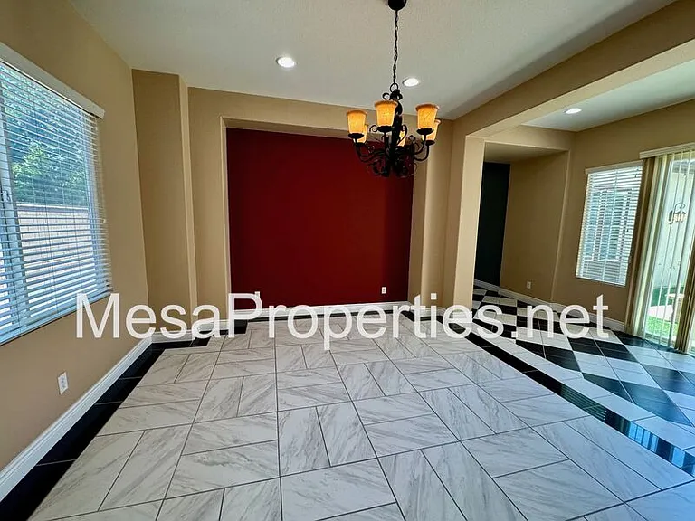 28610 Strauss Ln — Photo 17