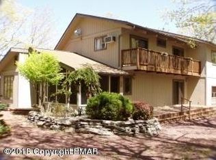 3613 High Crest Rd, Canadensis, PA 18325