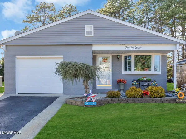 27 Lumsden Street, Toms River, NJ 08757