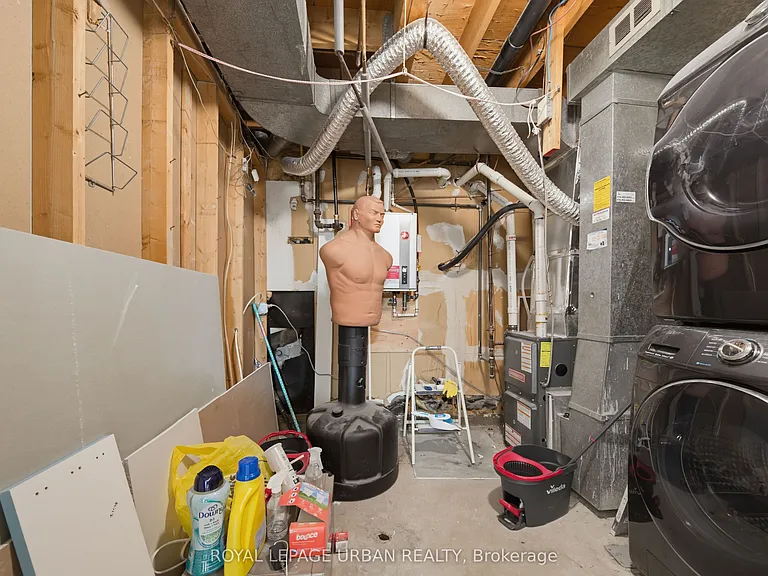 153 Craven Rd #BASEMENT — Photo 21