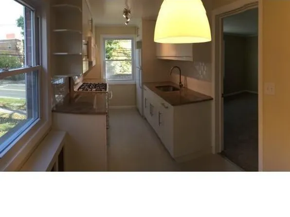 50 Courtland Ave APT 4, Stamford, CT 06902