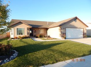 1172 Petersburg Ave, Chubbuck, ID 83202