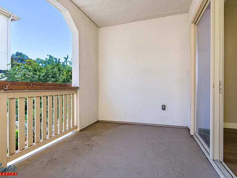 1567 Hidden Creek Ln — Photo 5