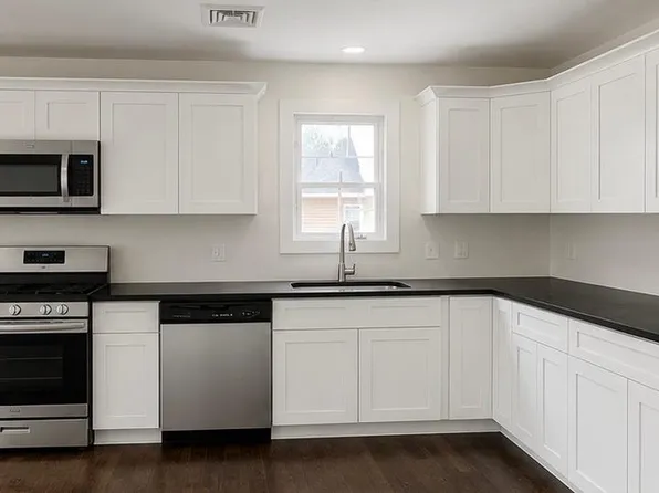 105 N 10th St, Millville, NJ 08332