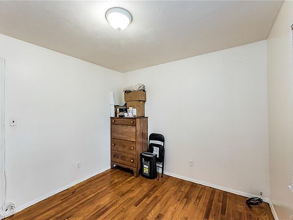 5th image of 313 Flicker Dr