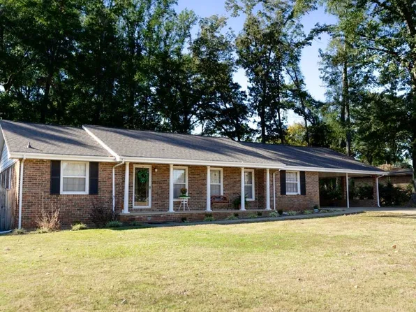 1412 Memory Ln, Tuscumbia, AL 35674