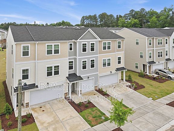 5th image of 1112 Lily Loch Way