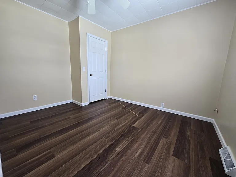 536 Severn Ct — Photo 5