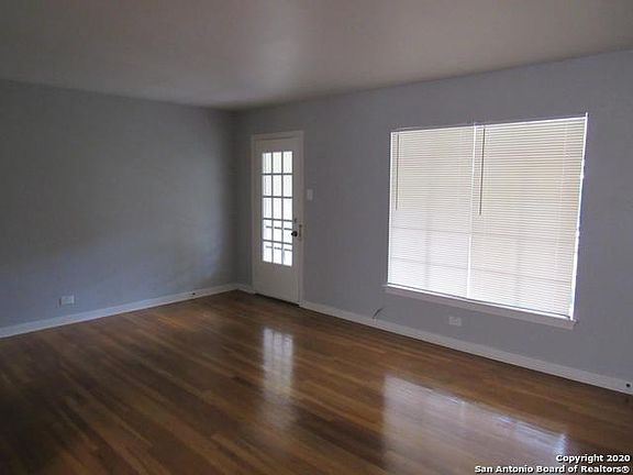 4th image of 439 Bryn Mawr Dr