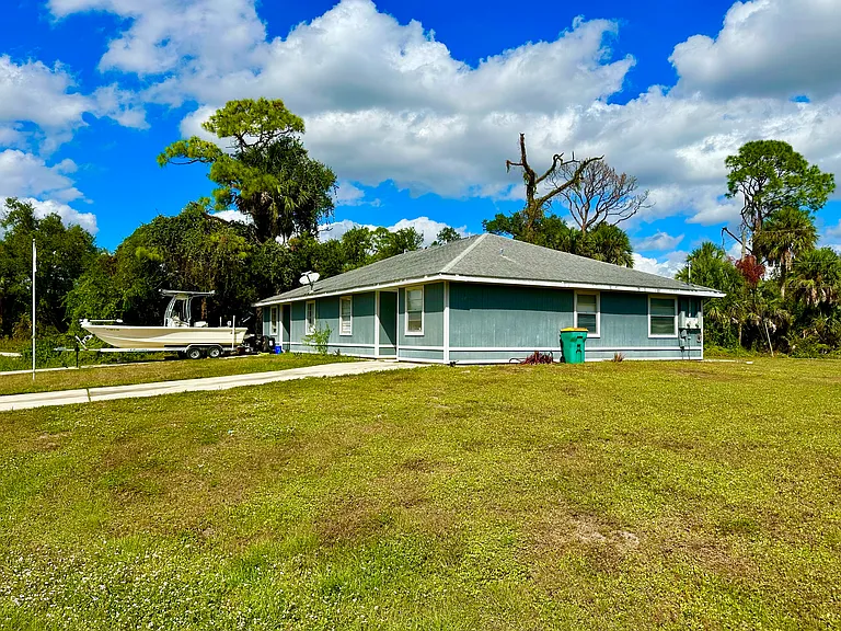 190 Bamboo Dr #B — Photo 1