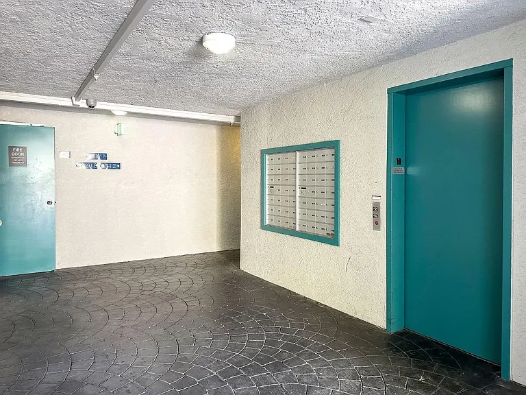 320 Peninsula Ave #120A — Photo 16