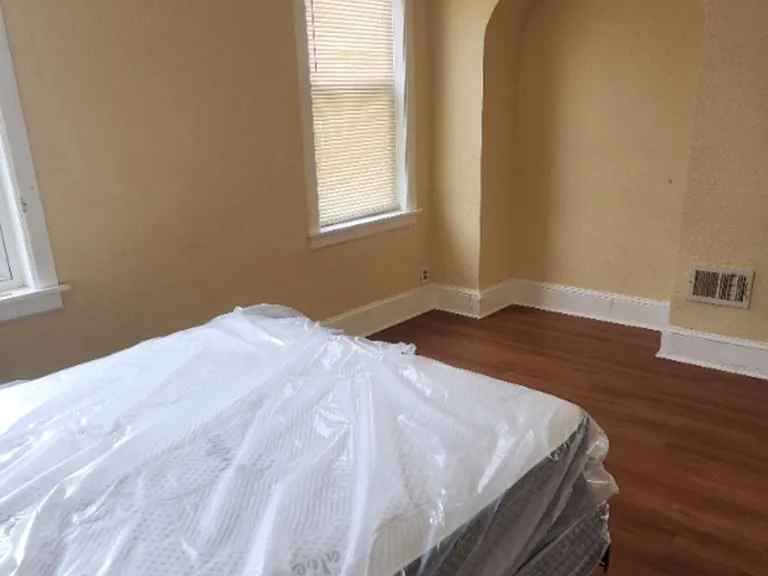 916 E Woodlawn St — Photo 6