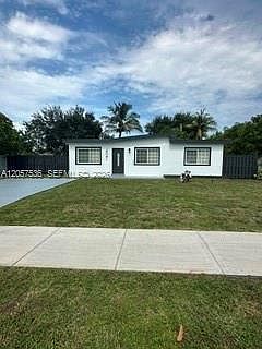 3rd image of 4041 SW 59th Ave