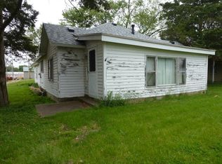103 Jemima Ln, Clinton, IL 61727