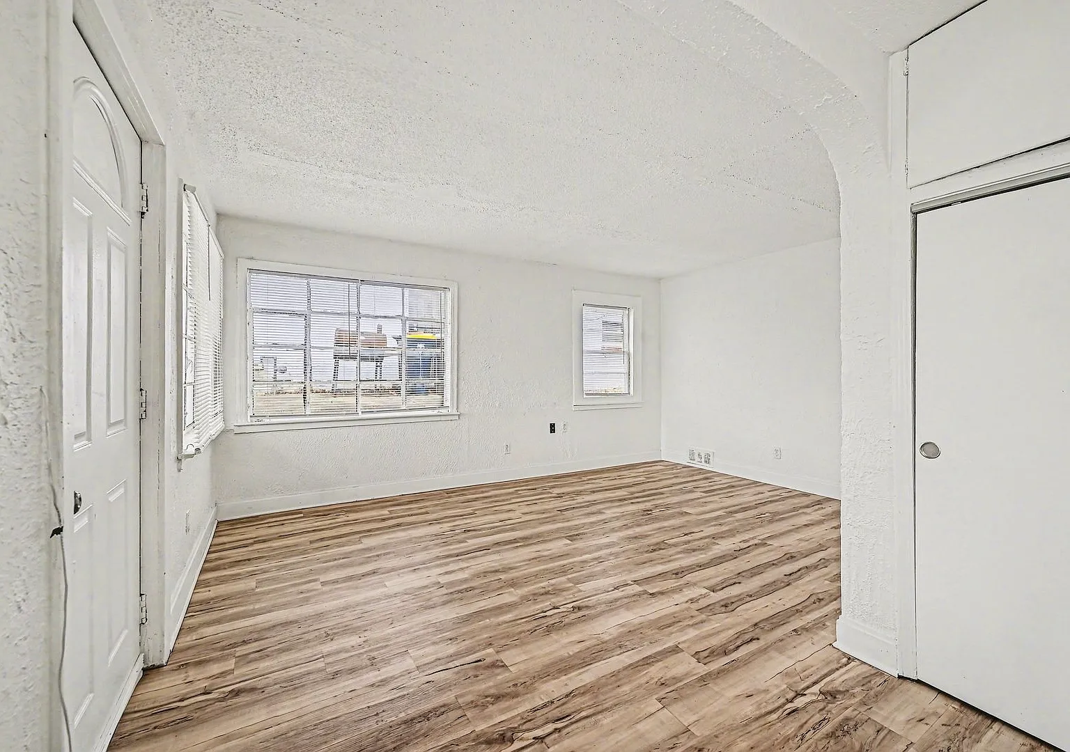 2 bed, 780 sqft, $1,050 — Photo 3