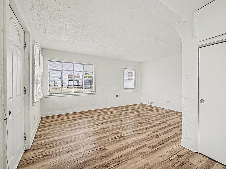 4212 Cleveland Ave — Photo 3