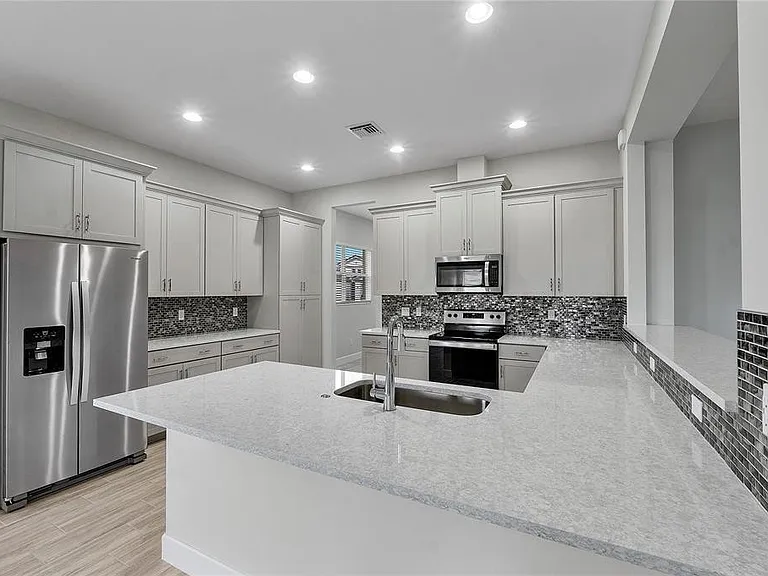 5218 Liberty Ln — Photo 3