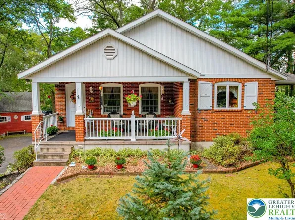 520 Calviero Ct, Roseto, PA 18013