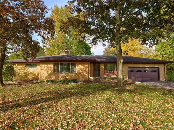 3142 Coin St, Burton, MI 48519