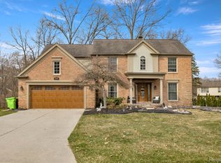 3196 Windwood Rd, West Bloomfield, MI 48324