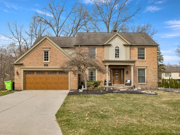 3196 Windwood Rd, West Bloomfield, MI 48324