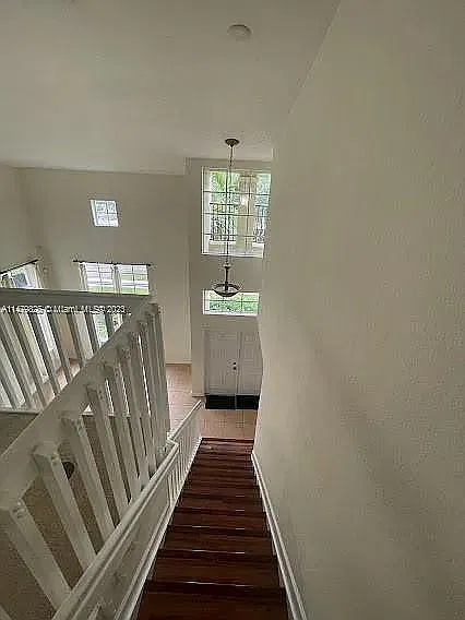 4 bed, 2869 sqft, $4,800 — Photo 3