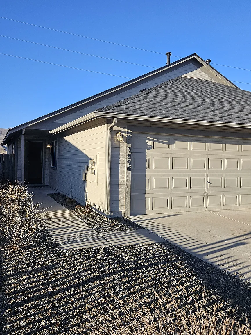 3996 Gordon St photo 1