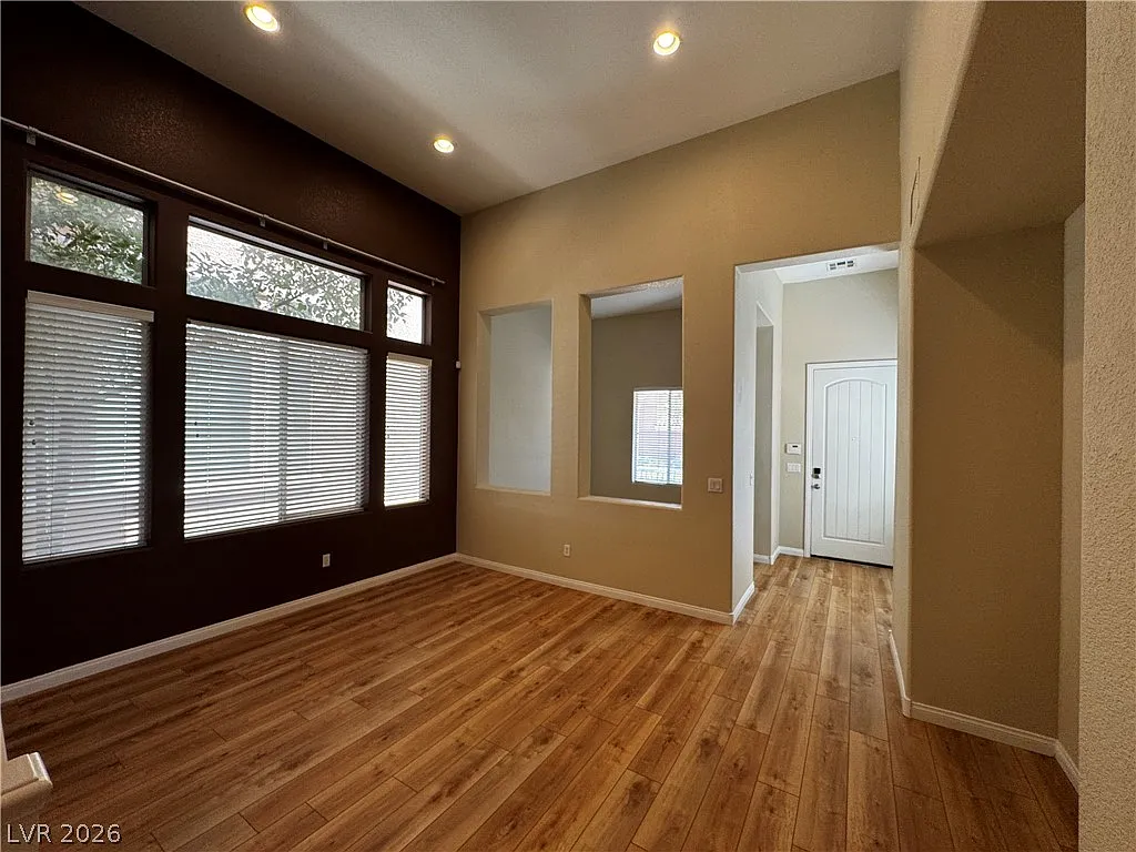 3 bed, 2.5 bath, 2907 sqft, $2,600 — Photo 4