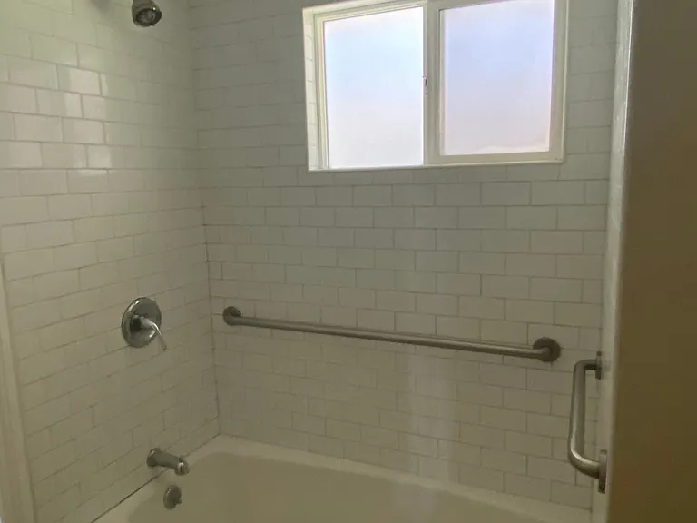 3856 S. Normandie Ave — Photo 23