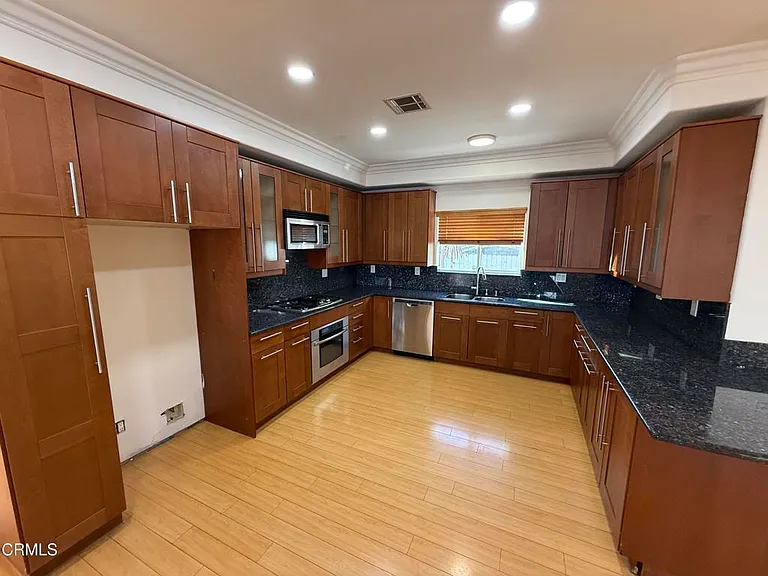 7011 N Liberty Dr — Photo 10