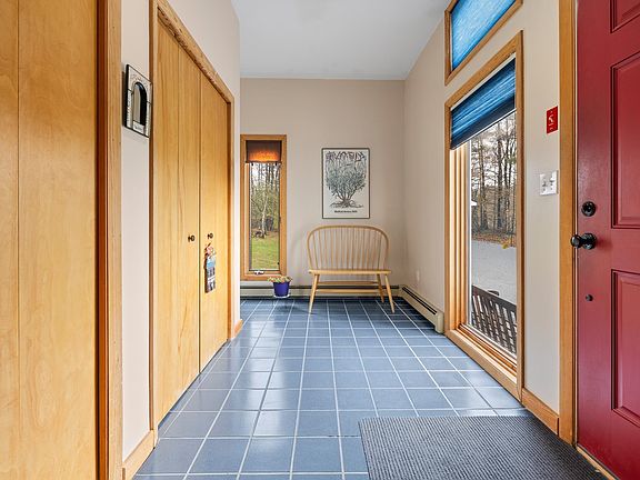 3rd image of 8 Laramie Road