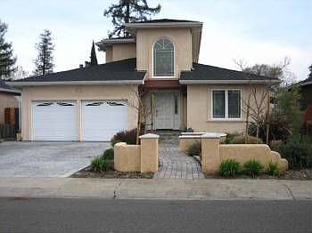 1st image of 824 10th Ave