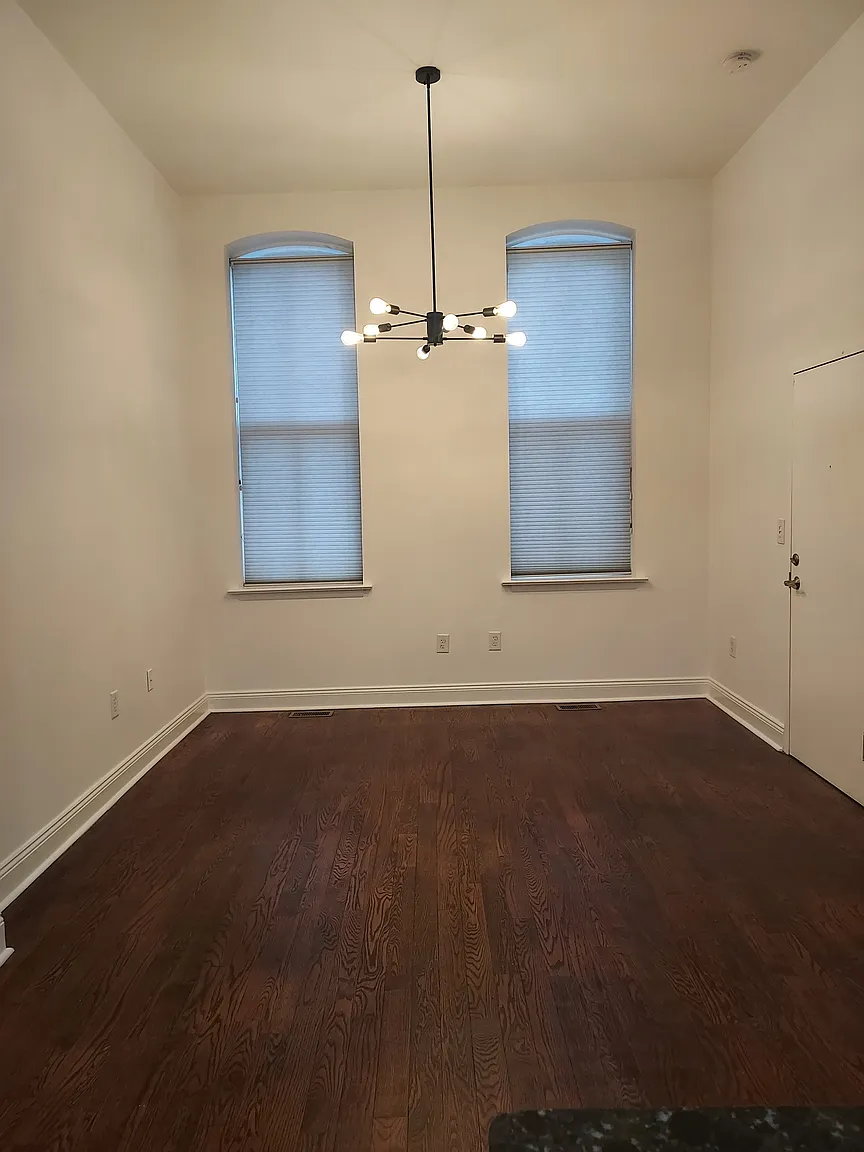 1914 Christian St APT A photo 1