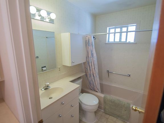 Tub and shower