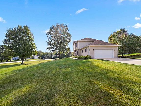 5th image of 700 Rosebud Ct