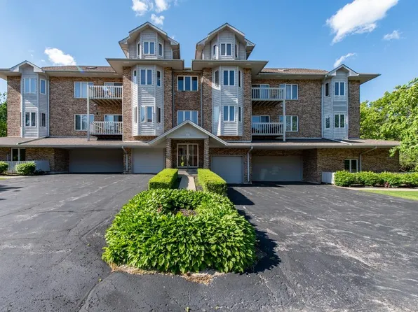 3112 Woodland Dr #2NW, Zion, IL 60099