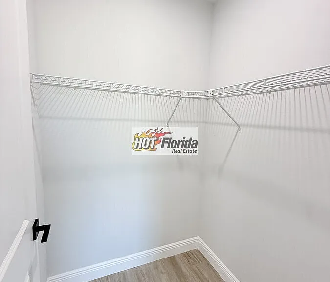 6941 Dickinson Dr — Photo 19