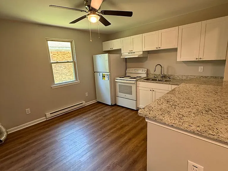 1350 Picadilly St #A — Photo 5