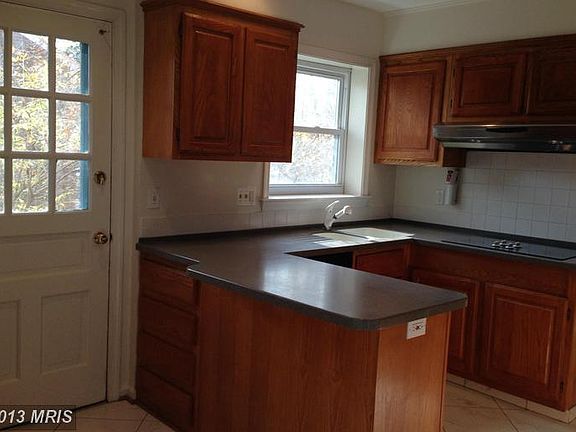 5th image of 624 Blossom Dr