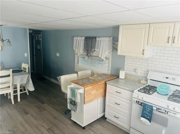 471 Palm DR #310, NAPLES, FL 34114