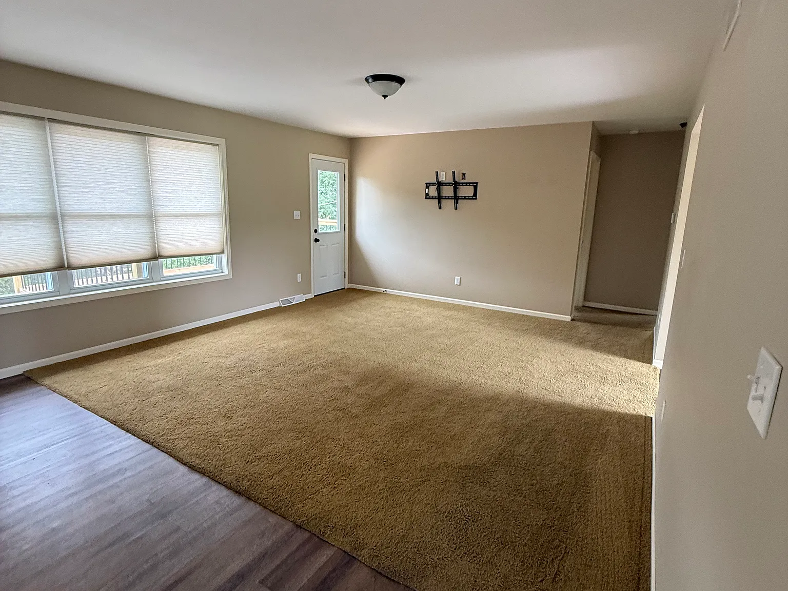 2 bed, 950 sqft, $1,450 — Photo 4