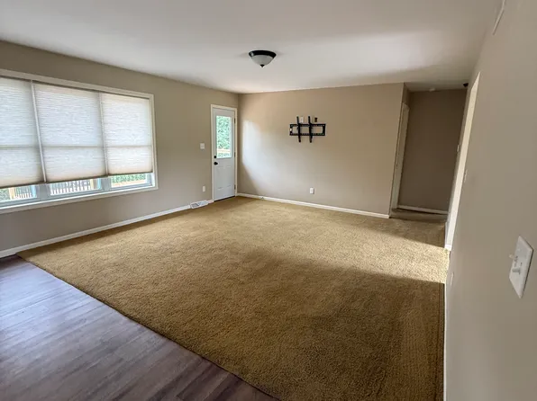 3202 Rock Ridge Rd, Jefferson City, MO 65109